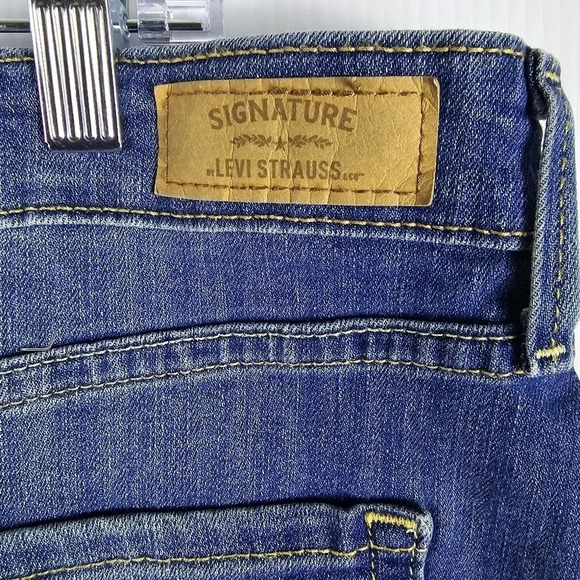 Levi's Signature high rise denim mini skirt - Picture 7 of 12